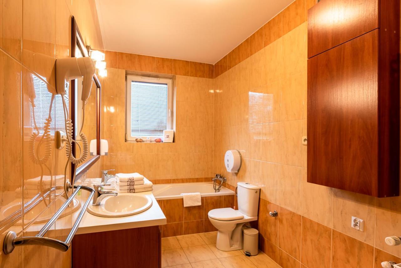 Hotel Kasztelan Dobczyce Dış mekan fotoğraf